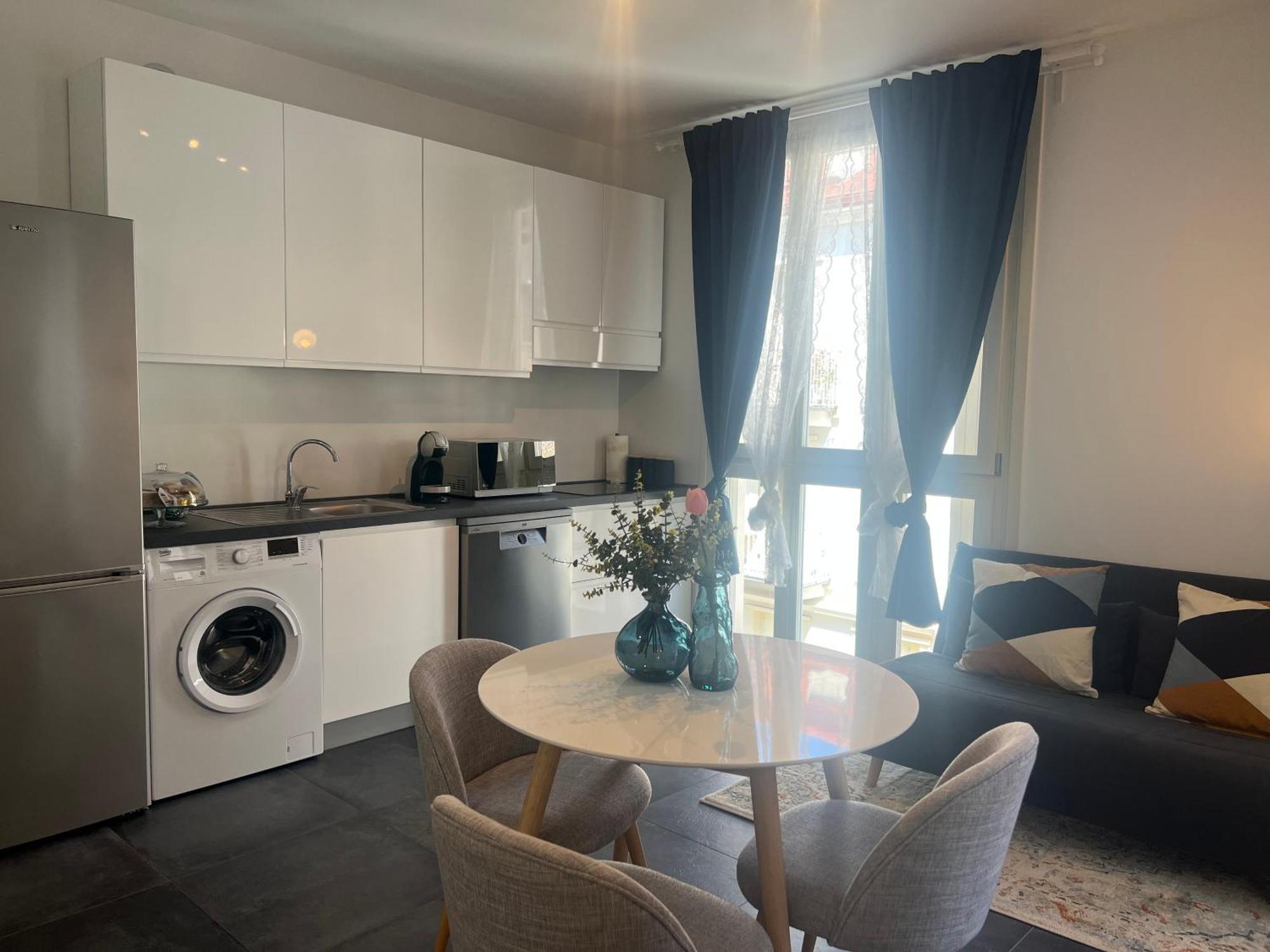 Apartamento Regina Milano In Melegnano - Wifi, Breakfast Box And Terrace Exterior foto